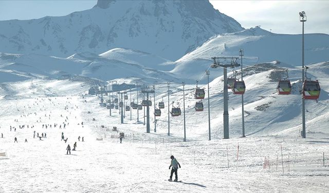 Erciyes Kayak Merkezi'nde çığ düştü