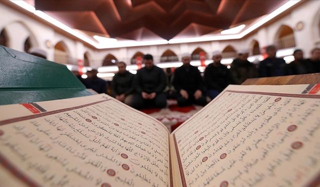 Huzurun Kapısı İstiğfar Ve İtikaf Nedir?