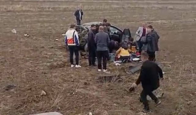 Hakkari'de otomobil şarampole devrildi: 1 ölü