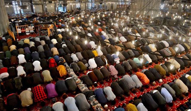 9 Mayıs Cuma Namazı Saat Kaçta? İstanbul, Ankara ve İzmir İçin Namaz Vakitleri