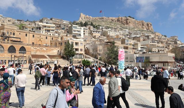 "Hoşgörü kenti" Mardin bayram tatilinde ziyaretçilerle doldu