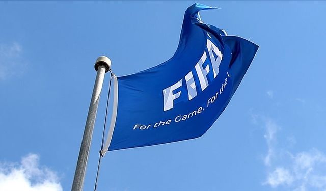 FIFA Türk kulüplerine transfer yasağı getirdi
