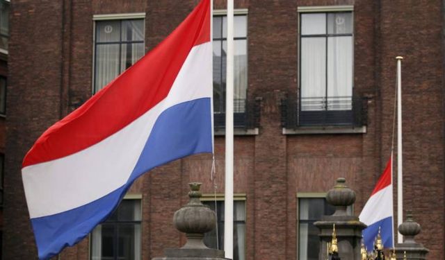 Hollanda'nın Utrecht kentinde meydana gelen patlama yangına yol açtı