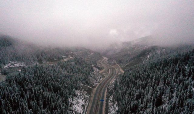 Ilgaz'da kar ve sis etkili oluyor