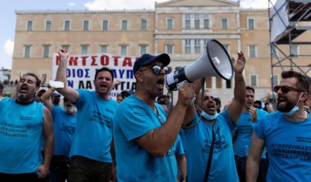 Yunanistan'da memurlar greve gitti