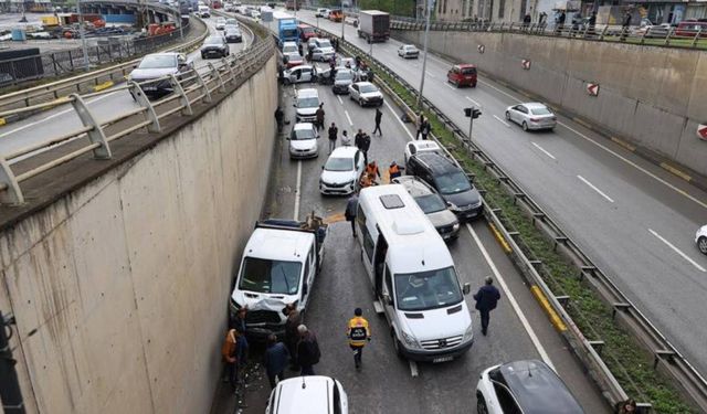 Trabzon'da 15 araç birbirine girdi: 8 yaralı