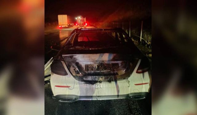 Seyir halindeyken yanan araç küle döndü