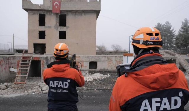 AFAD Başkanı Çanakkale'de yangından etkilenen köyleri ziyaretinde konuştu