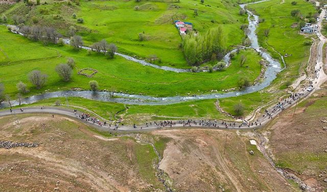 Bingöl'de 19 Mayıs Atatürk'ü Anma, Gençlik ve Spor Bayramı dolayısıyla doğa yürüyüşü düzenlendi