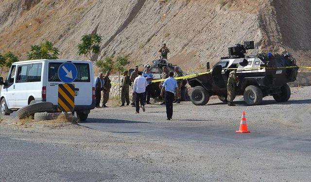 Kırklareli'nde askeri araçla otomobil çarpıştı