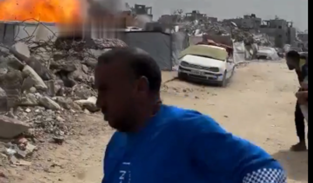 Soykırımcı İsrail Gazze’yi vurdu: Bombardıman anları kamerada