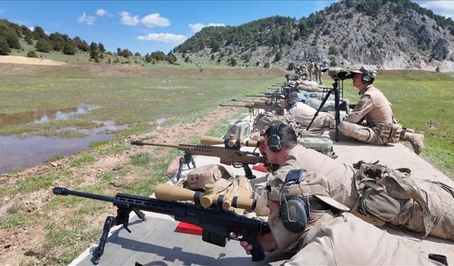 'Uluslararası En İyi Keskin Nişancı Timi' yarışmasında ilk 3 sırada Türk askeri var