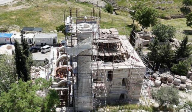 Depremde yıkılan tarihi Külhanönü Cami bu yıl yeniden ibadete açılacak