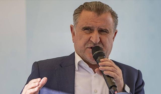 Bakan Osman Aşkın Bak, Avrupa Şampiyonası'nda altın madalya kazanan Adem Asil'i kutladı