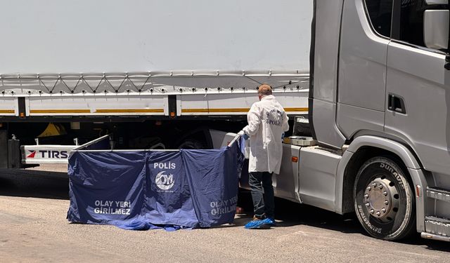 Gaziantep'te tırın çarptığı motosikletteki 2 kişi öldü
