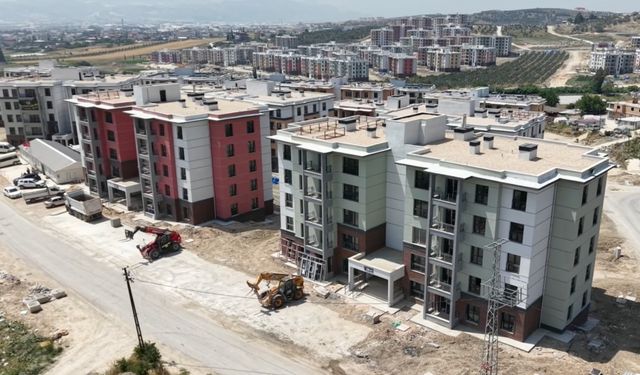 Hatay'da 21 bin 108 afet konutunun daha anahtarı hak sahiplerine verilecek