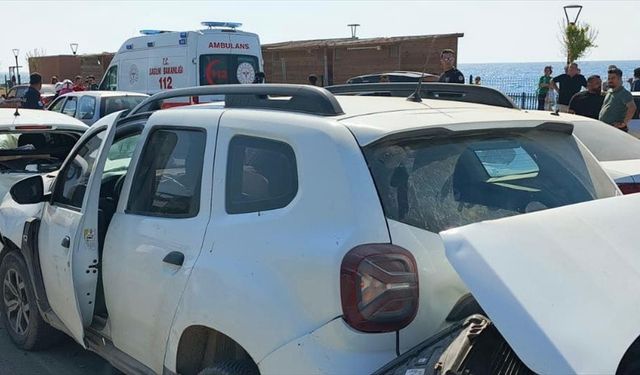 Hatay'da 5 otomobilin karıştığı zincirleme kazada 1 kişi yaralandı