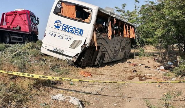 Konya'da devrilen yolcu otobüsündeki 1 kişi öldü, 26 kişi yaralandı