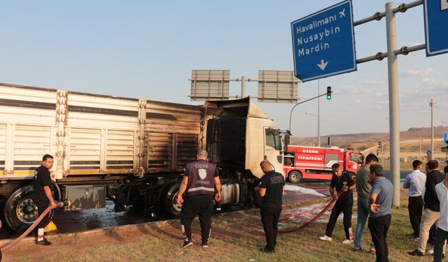 Şırnak'ta tırda çıkan yangın söndürüldü