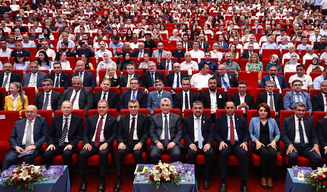 Ticaret Bakanı Ömer Bolat, Mersin Ekonomi Zirvesi'nde konuştu