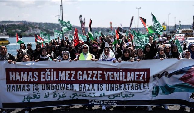 Erzurum'da hekim ve sağlıkçılar 86 haftadır Gazze için yürüyor