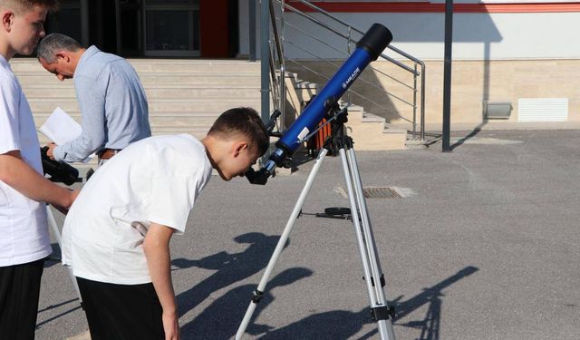 Yozgatlı öğrenciler 10 yeni gök cismi keşfetti