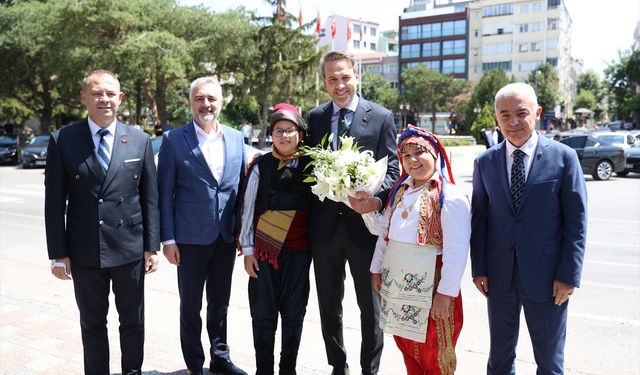 Enerji ve Tabii Kaynaklar Bakanı Bayraktar, Kırklareli Valiliğini ziyaret etti