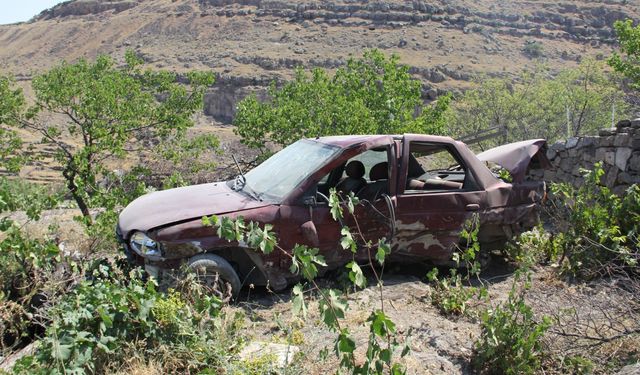 Kayseri'de müstakil evin bahçesine düşen otomobilin sürücüsü yaralandı