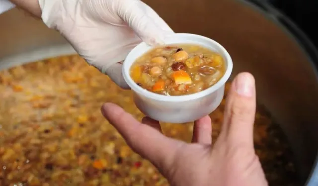 Sakarya aşure bereketini 16 ilçeye taşıyacak