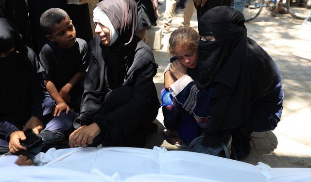 Katil İsrail 2 yıldır her gün Gazze'ye ölüm yağdırıyor