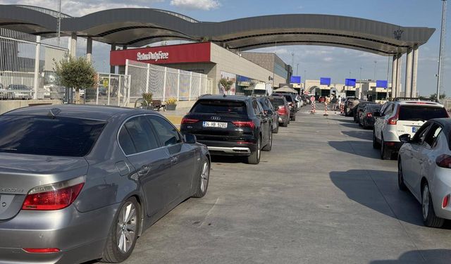 Gurbetçilerin Türkiye'ye gelişleri sürüyor