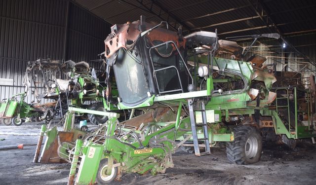 Manisa'da aynı depoda yaşanan iki yangın sonucu 3 tarım makinesi zarar gördü