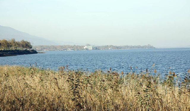 Sapanca Gölü'nde su seviyesi yükseldi