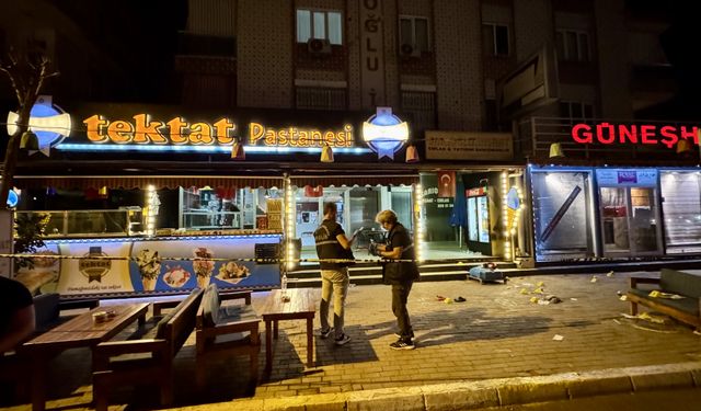 Antalya'da pastanede çıkan silahlı kavgada 2 kişiyi öldüren şüpheli intihar etti