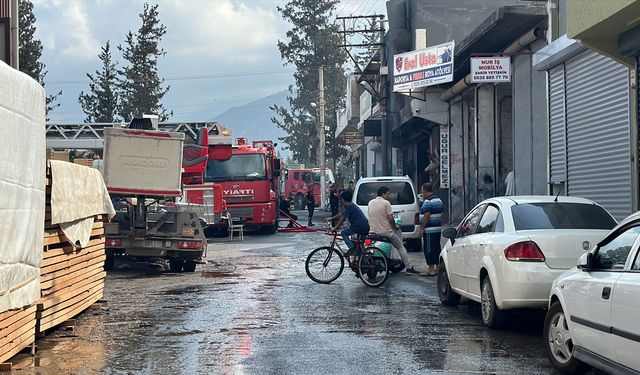 Hatay'da mobilya atölyesinde çıkan yangın söndürüldü