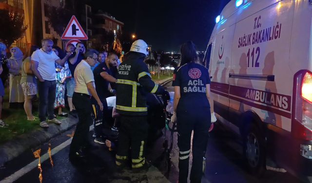 Tekirdağ'da otomobilin yayalara çarpma anı güvenlik kamerasında