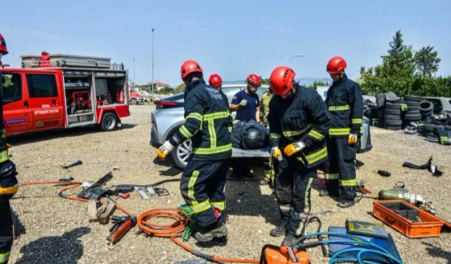 Bursa itfaiyesinden nefes kesen tatbikat
