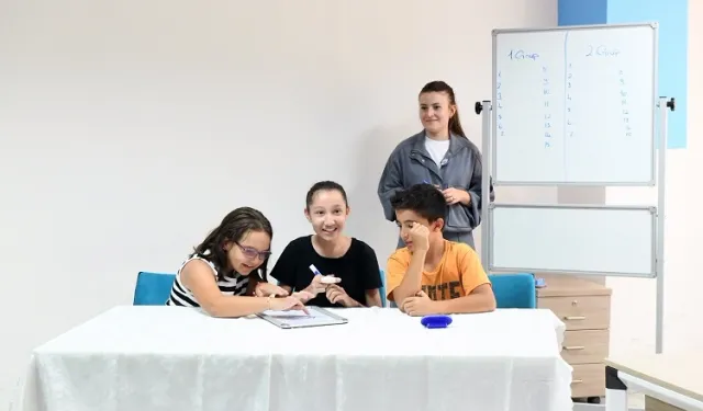 Bursa Osmangazi'de kitap dostları yarıştı