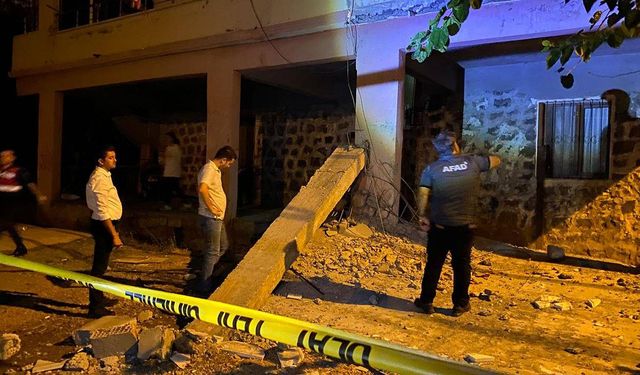 Diyarbakır'da balkon çöktü: 2'si çocuk 5 yaralı
