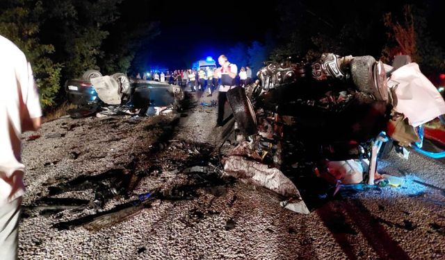 Çanakkale'de feci kaza: Çok sayıda kişi hayatını kaybetti