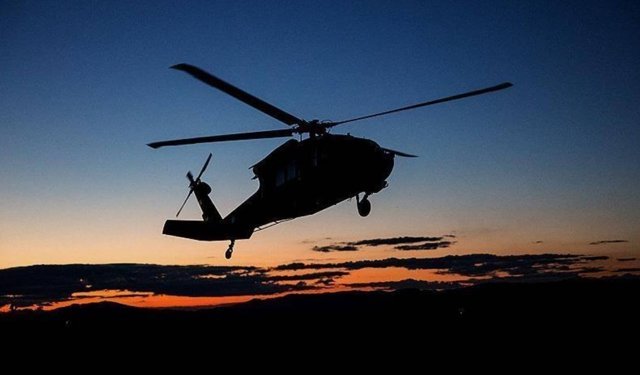 Endonezya'da helikopter kazasında 8 kişi hayatını kaybetti