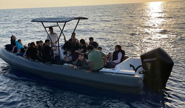 Mersin'de 14 göçmen yakalandı