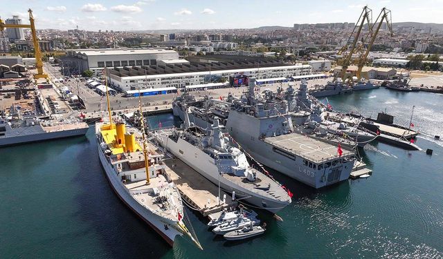 'TEKNOFEST Mavi Vatan' halk ziyaretine açıldı