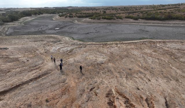 Edirne'deki Şerbettar Göleti kuraklık nedeniyle tamamen kurudu