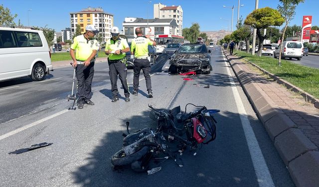 Kayseri'de otomobille çarpışan motosikletin sürücüsü öldü