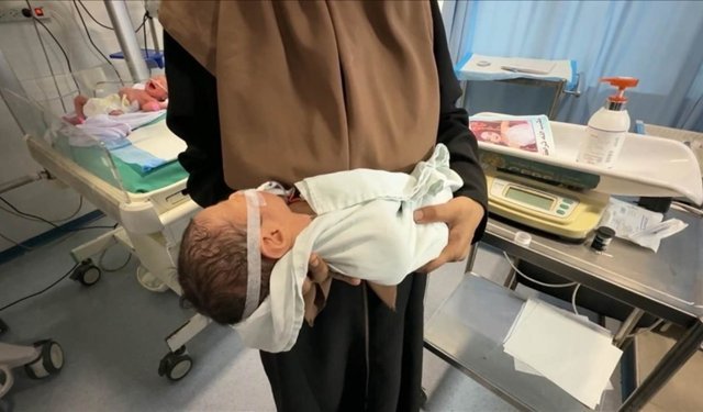 Gazze'de bebek bezi sıkıntısı derinleşiyor