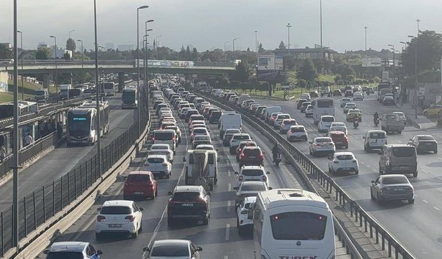 İstanbul'da trafik durma noktasına geldi