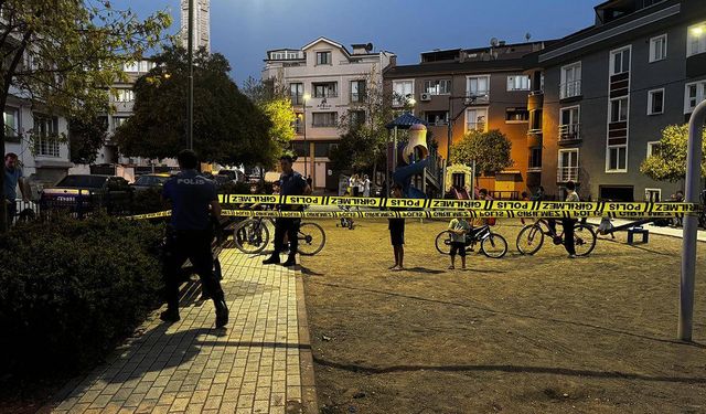 Parkta oynayan çocuğa yorgun mermi isabet etti