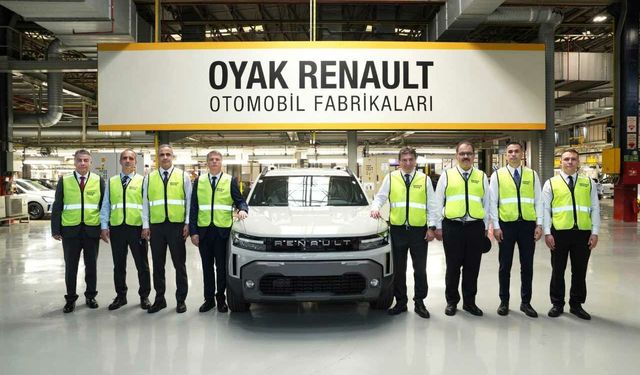OYAK Genel Müdürü Murat Yalçıntaş, Renault’nun Bursa üssünde üretim hattını inceledi