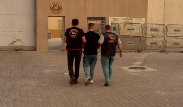 İzmir'deki kaçakçılık operasyonunda 2 kişi yakalandı